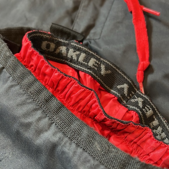 Black with red accents Oakley Pro Rider series ski/snowboard pants, size S/P. - Picture 8 of 8